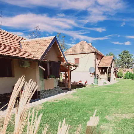 Nyaraló Dvor